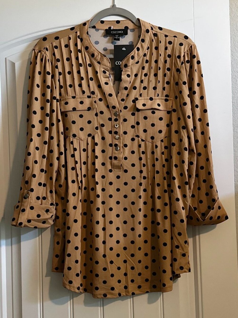 NWT Cocomo Black/Camel Polka Dot Top L